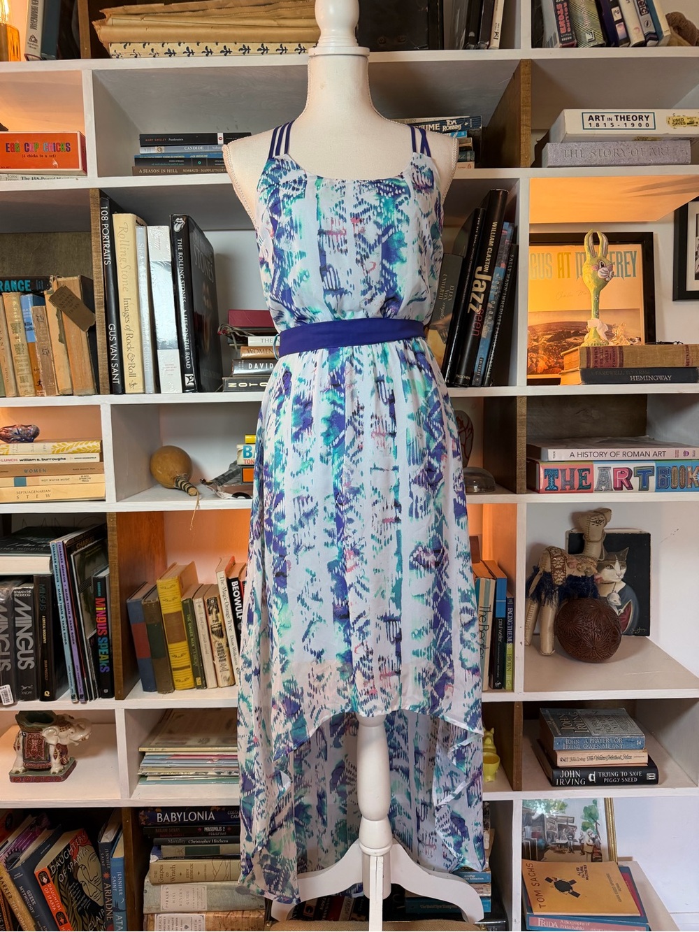 Vera Wang White Dress with Blue and Aqua Abstract Print - High-Low Hem